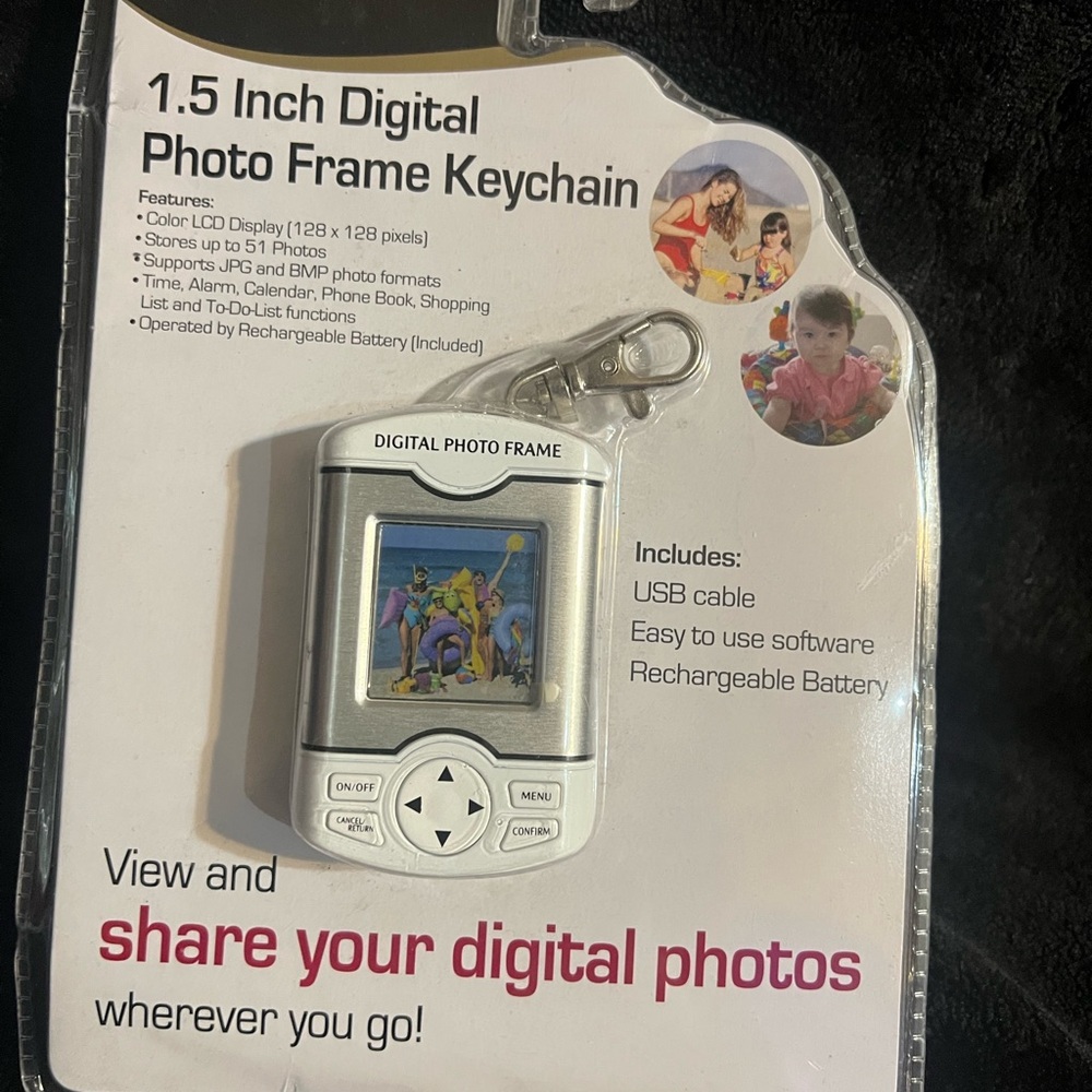Digital Photo Frame Keychain